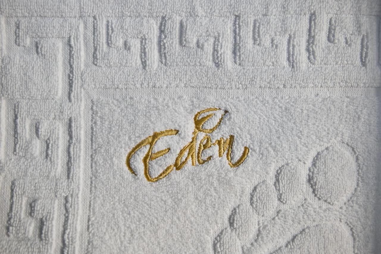 Hotel Eden Rimnicu Sarat Exteriör bild