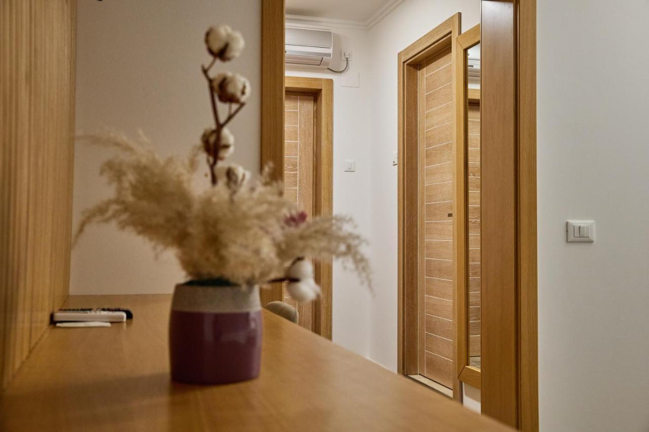 Hotel Eden Rimnicu Sarat Exteriör bild
